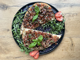 Bruschetta z pomidorami i kozim serem